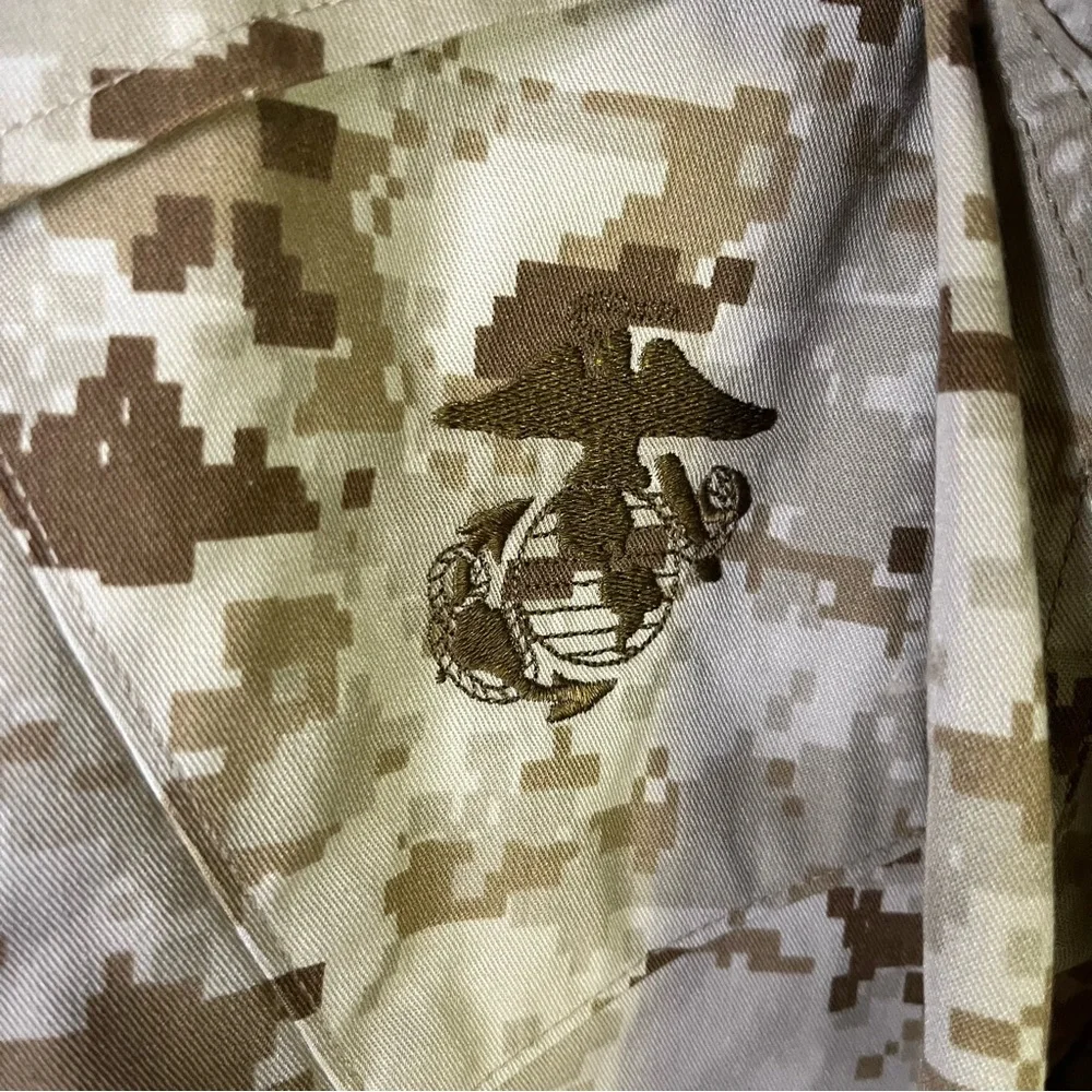 American Apparel Inc “MARINES” Military Camo Brown Combat Jacket Size Medium-Reg